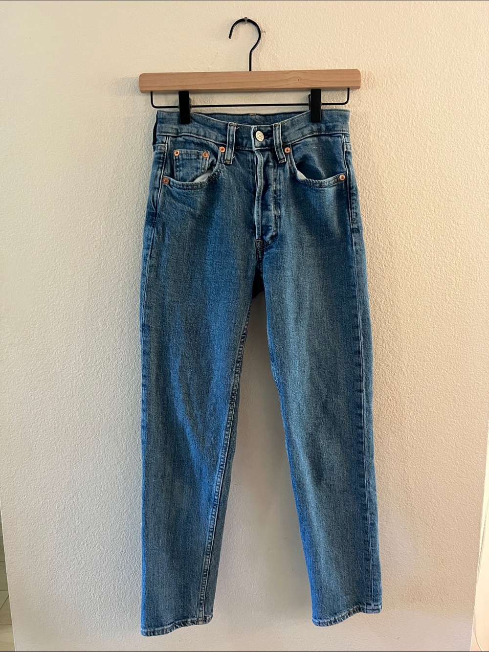 GAP Women's Classic Straight-Leg Jeans in Medium Blue